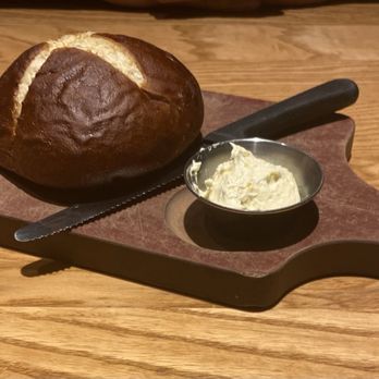 Cooper’s Hawk Winery & Restaurant - New American Near Me - St Charles, Illinois