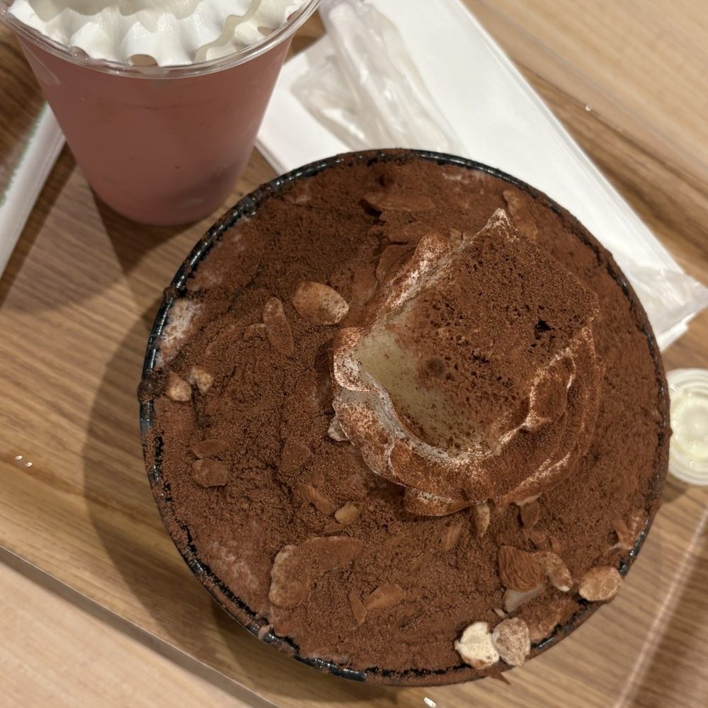 Tiramisu bingsu Tiramisu bingsu