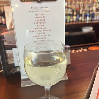 Colony Grill - Pinot Grigio - Pizza Near Me - Arlington, Virginia Colony Grill - Pinot Grigio - Pizza Near Me - Arlington, Virginia