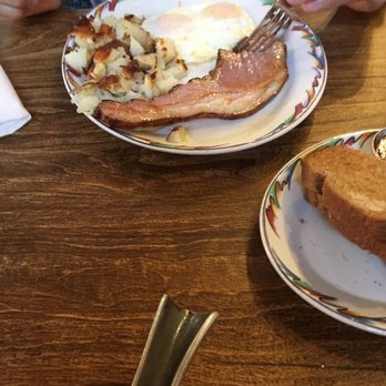 Brookfields Restaurant Sacramento - Ham steak and eggs - American Near Me - Sacramento, California