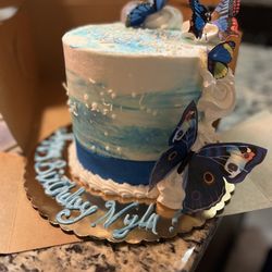 Chantel's Bakery - 6" , 3 layer cake, serves 6-8 people