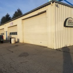 Johnson Automotive - Old school shop