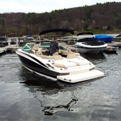 Sterling Marina - Boat going in!