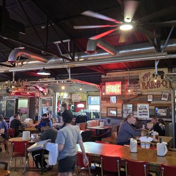 Butcher BBQ Stand - Interior - Barbeque Near Me - Wellston, Oklahoma
