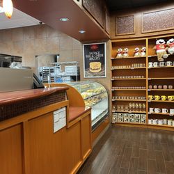 Buc-ee's - Made to order coffee bar and souvenirs