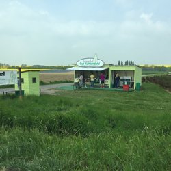 Spargelhof Gut Kuhlendahl - Die Verkaufsstelle des Spargelshofs... immer guter Betrieb.