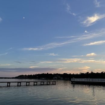 Bayview Park - Look at the moon y'all - Parks Near Me - Pensacola, Florida Bayview Park - Look at the moon y'all - Parks Near Me - Pensacola, Florida