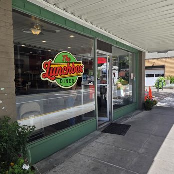 The Lunchbox Diner - Diners Near Me - Mount Vernon, Washington