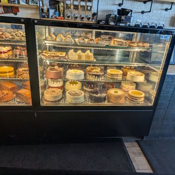 Lamanna's Bakery - Cakes counter - Bakeries Near Me - Scarborough, Ontario