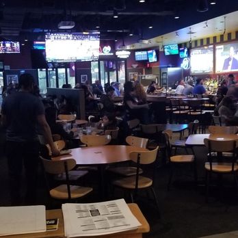 Buffalo Wild Wings - Not a busy BDubs - American Near Me - Sierra Vista, Arizona