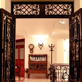 Grand Hotel - Entrance to the cafe on 3rd floor of Grand Hotel - Hotels Near Me - Tepatitlán de Morelos, JAL