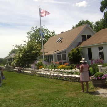 Stonington Vineyards Inc - Wineries Near Me - Stonington, Connecticut