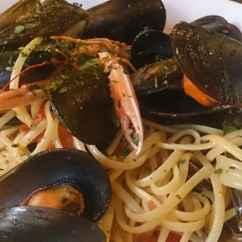 La Piccola Napoli - Linguine allo scoglio, €11. - Seafood Near Me - Milan, Michigan La Piccola Napoli - Linguine allo scoglio, €11. - Seafood Near Me - Milan, Michigan