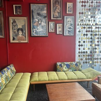 Goldmine Vintage - Cozy sitting area, fits the overall decor and vibe - Used, Vintage & Consignment Near Me - Denver, Colorado Goldmine Vintage - Cozy sitting area, fits the overall decor and vibe - Used, Vintage & Consignment Near Me - Denver, Colorado