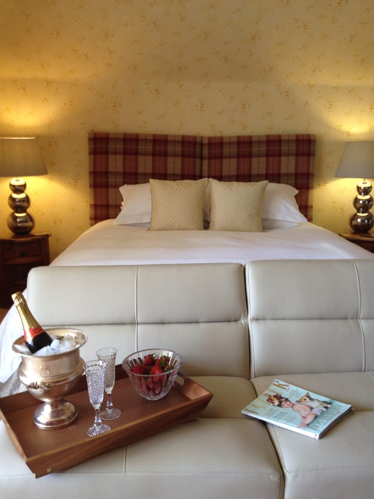 CLAREMONT HOUSE 3 South Lauder Road, Edinburgh, United Kingdom Bed