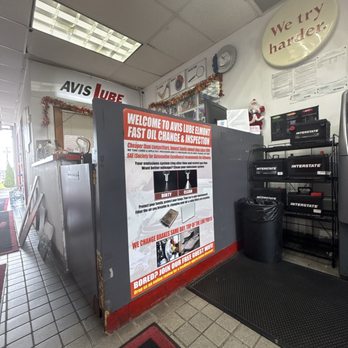 Avis Lube - Sitting area - Oil Change Stations Near Me - Elmont, New York Avis Lube - Sitting area - Oil Change Stations Near Me - Elmont, New York