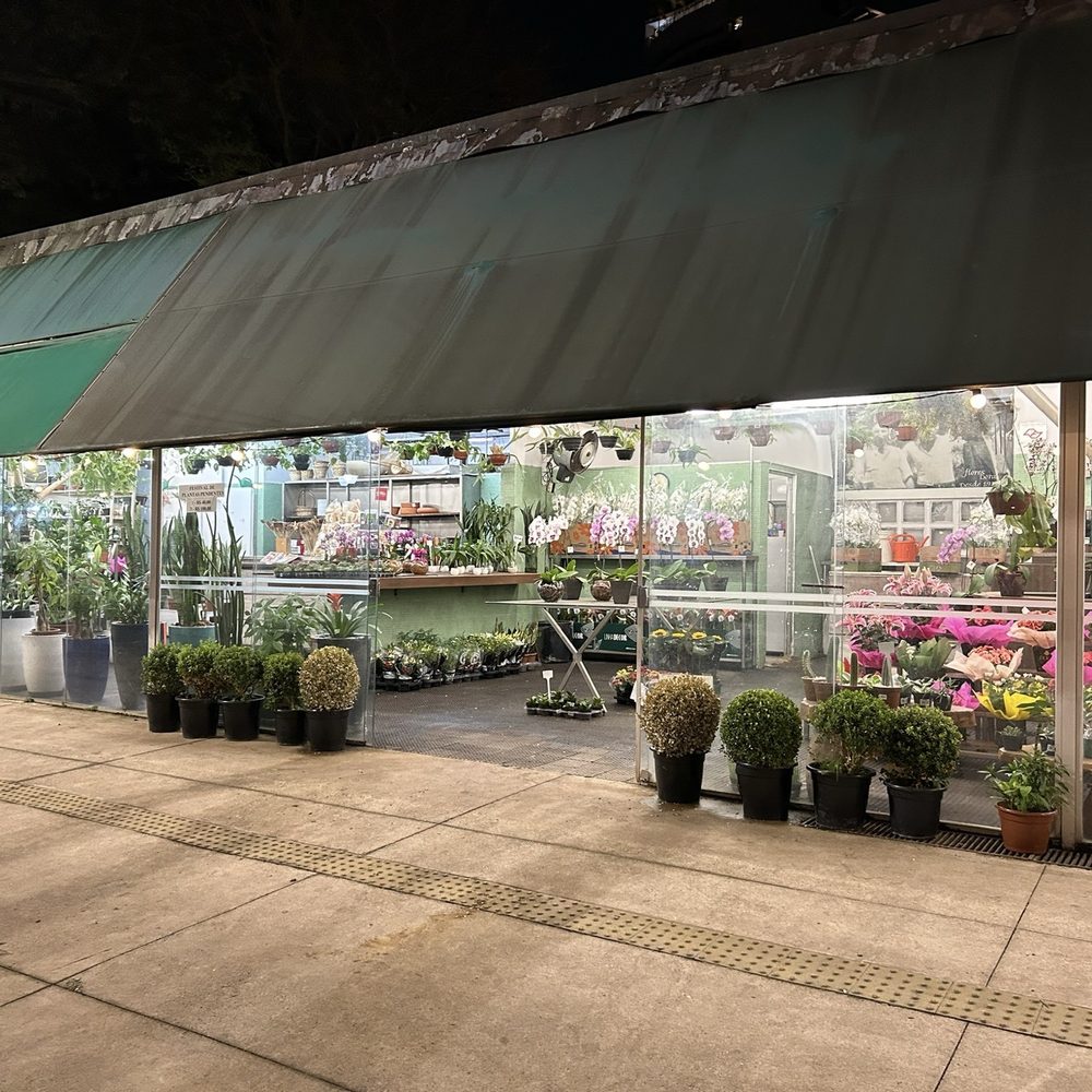 La Casserole - Outside flower shops - French Near Me - São Paulo, SP