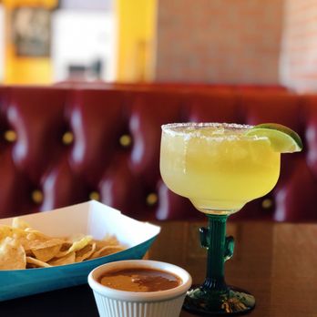 La Perlita - Cadillac Margarita and complimentary chips & salsa. June 2020 - Mexican Near Me - Palm Springs, California La Perlita - Cadillac Margarita and complimentary chips & salsa. June 2020 - Mexican Near Me - Palm Springs, California