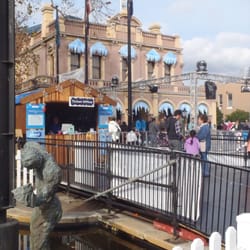 Parramatta Square / Centennary Square - The well-known sculpture of Parra Square in the foreground.
