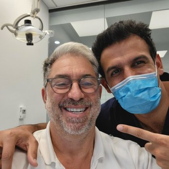 Justin Raanan, DDS MMSc Periodontist Beverly Hills - I feel very lucky to have Dr Raanan taking care of me. - Periodontists Near Me - Beverly Hills, California Justin Raanan, DDS MMSc Periodontist Beverly Hills - I feel very lucky to have Dr Raanan taking care of me. - Periodontists Near Me - Beverly Hills, California