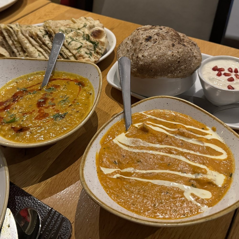 Mango Indian - Yellow Dat tadka , Shahi Paneer , Bread Basket and Dum Vegetable Biryani - Indian Near Me - London, XGL