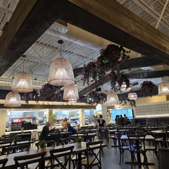 Nostimo - Interior - Greek Near Me - Arlington Heights, Illinois