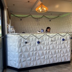 Turning Point Chiropractic - Front desk and reception