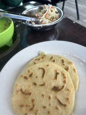 Pupuseria & Restaurant "El Cuscatleco" by null