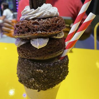 Holyshakes - Holly milkshake - Ice Cream & Frozen Yogurt Near Me - Hallandale Beach, Florida