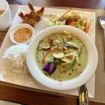 Sawaddee Thai Restaurant  - Green curry with chicken - Thai Near Me - Las Vegas, Nevada