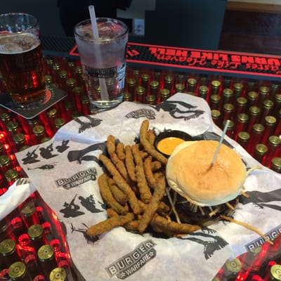 Burger Warfare by null