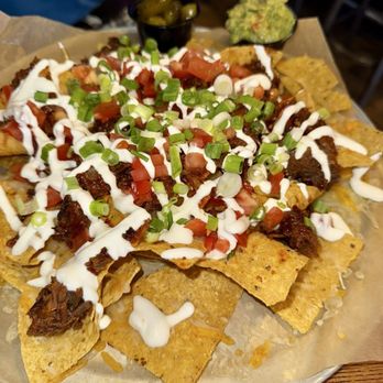 Pints - Pot roast nachos - Sports Bars Near Me - Elmhurst, Illinois
