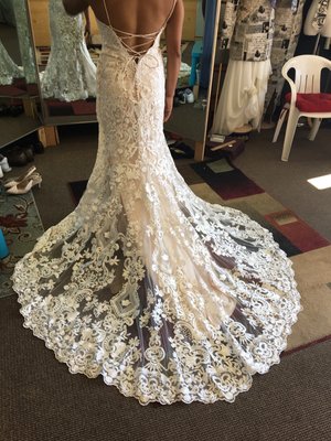 Wedding Gowns - Helping you create the wedding gown of your dreams.