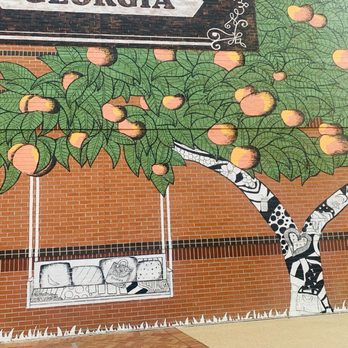 Tanger Outlets Savannah - Peach  Tree Mural @ Tanger Outlets - Outlet Stores Near Me - Pooler, Georgia