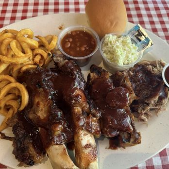 Texan BBQ - Barbeque Near Me - Algonquin, Illinois