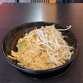 Spicy Bangkok Cafe - Peanut Noodle! - Thai Near Me - Allen Park, Michigan