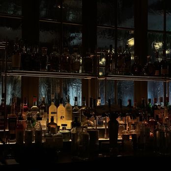 Il Premio - Bar area - Italian Near Me - Atlanta, Georgia