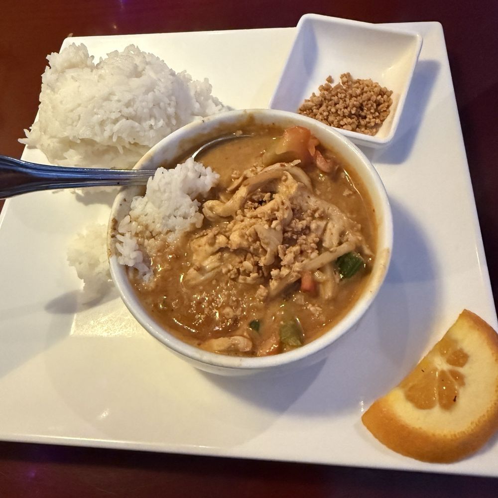 Penang Curry was delicious! Fast friendly service. Great lunch Menu. Penang Curry was delicious! Fast friendly service. Great lunch Menu.