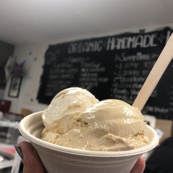 Long Beach Creamery - Burnt caramel X Honeycomb - Ice Cream & Frozen Yogurt Near Me - Long Beach, California Long Beach Creamery - Burnt caramel X Honeycomb - Ice Cream & Frozen Yogurt Near Me - Long Beach, California