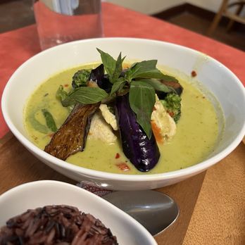Delicious Thai Kitchen - Green Curry - Thai Near Me - Oakland, California Delicious Thai Kitchen - Green Curry - Thai Near Me - Oakland, California