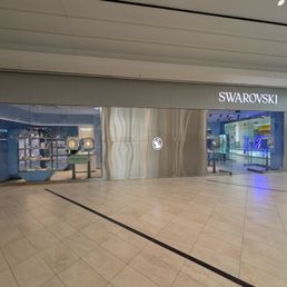 Swarovski - Storefront - shows storefront - Jewelry Near Me - Markham, Ontario