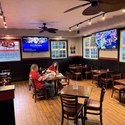 Magoo's Bar & Grill - Inside