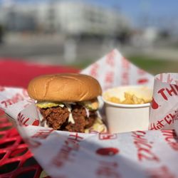 The Red Chickz - The Original Sandwich  Mac N Cheese