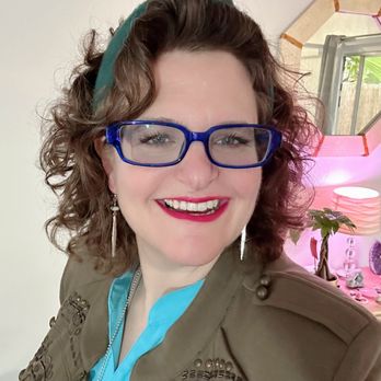 Terrie Huberman - Hi there! I'm Terrie, consider me your Psychic Therapist. - Life Coach Near Me Terrie Huberman - Hi there! I'm Terrie, consider me your Psychic Therapist. - Life Coach Near Me