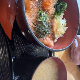 Salmon sashimi don Salmon sashimi don
