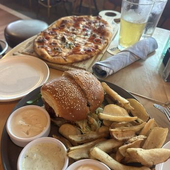 Monarch Ocean Pub - Gastropubs Near Me - Del Mar, California Monarch Ocean Pub - Gastropubs Near Me - Del Mar, California