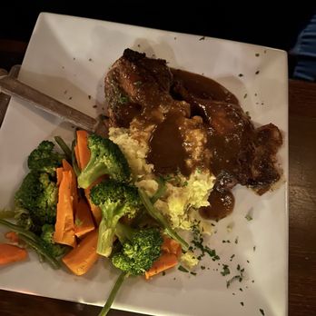 Sugar Loaf Taphouse - Braised Beef Short Ribs - American Near Me - Sugar Loaf, New York