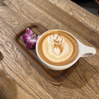 Cafein - Latte (12oz) - Coffee & Tea Near Me - Chantilly, Virginia