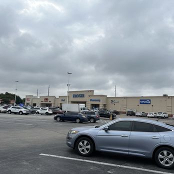 Kroger - 07/22/24 - Grocery Near Me - Garland, Texas Kroger - 07/22/24 - Grocery Near Me - Garland, Texas