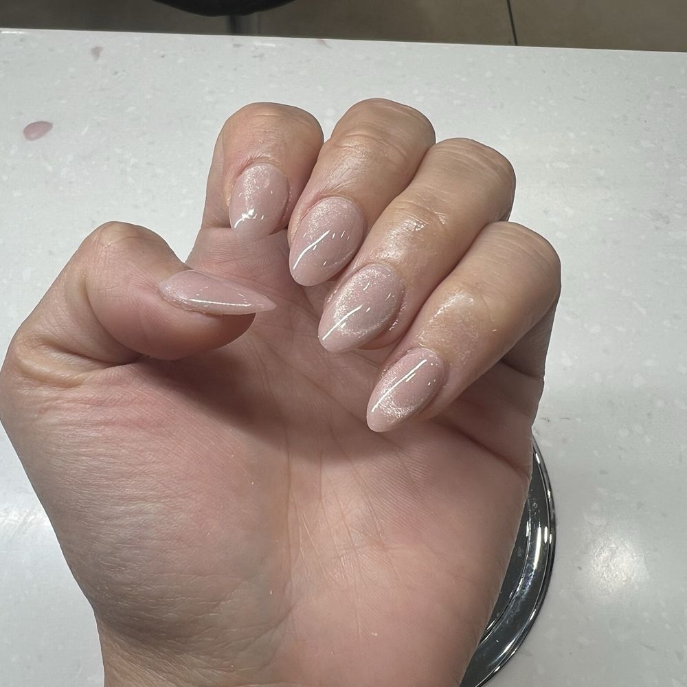 Hi Nails And Spa - Light pink cat's eye - Nail Salons Near Me - San Diego, California Hi Nails And Spa - Light pink cat's eye - Nail Salons Near Me - San Diego, California